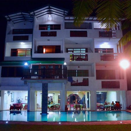 Southern Star Hotel Бентота Екстериор снимка