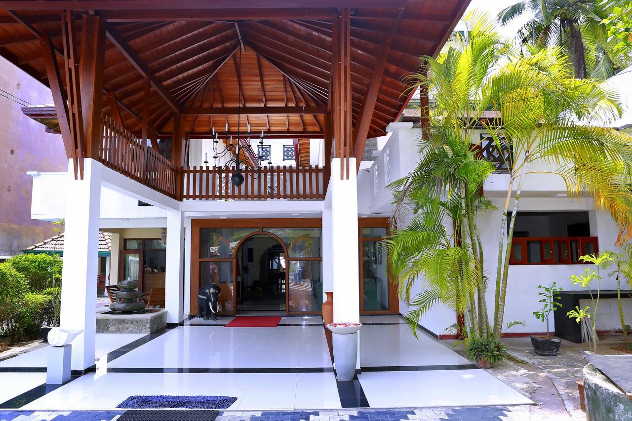 Southern Star Hotel Бентота Екстериор снимка