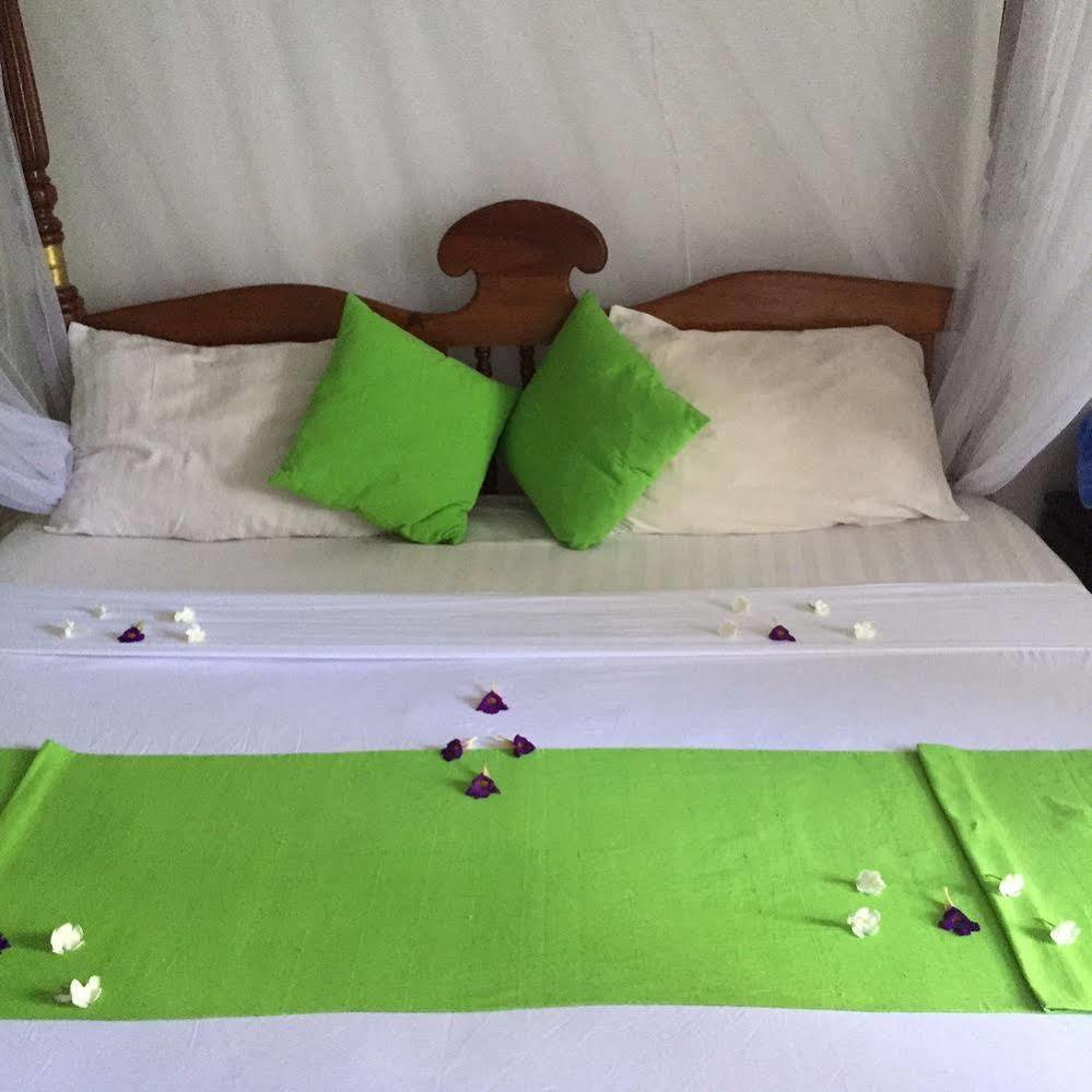 Southern Star Hotel Бентота Екстериор снимка