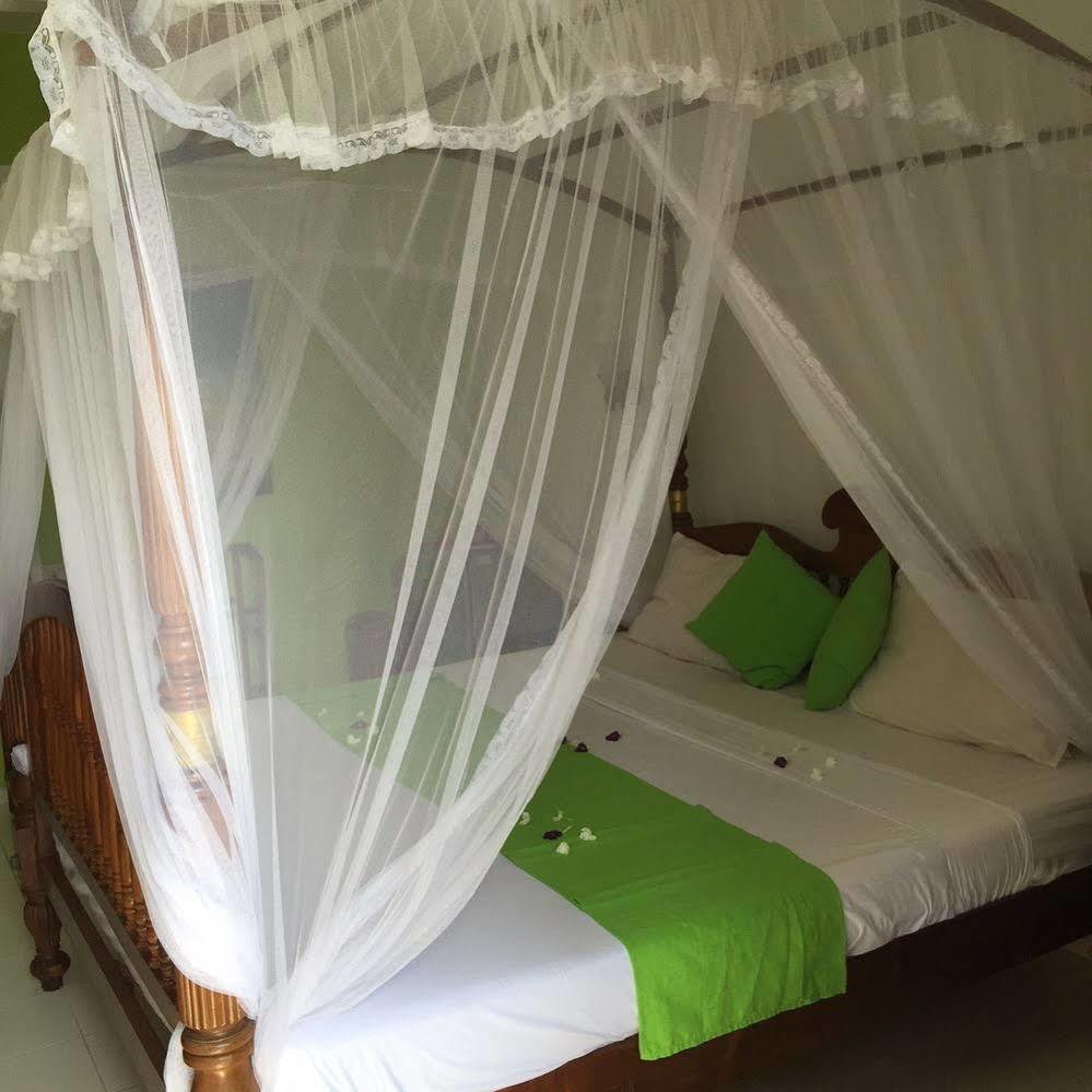 Southern Star Hotel Бентота Екстериор снимка