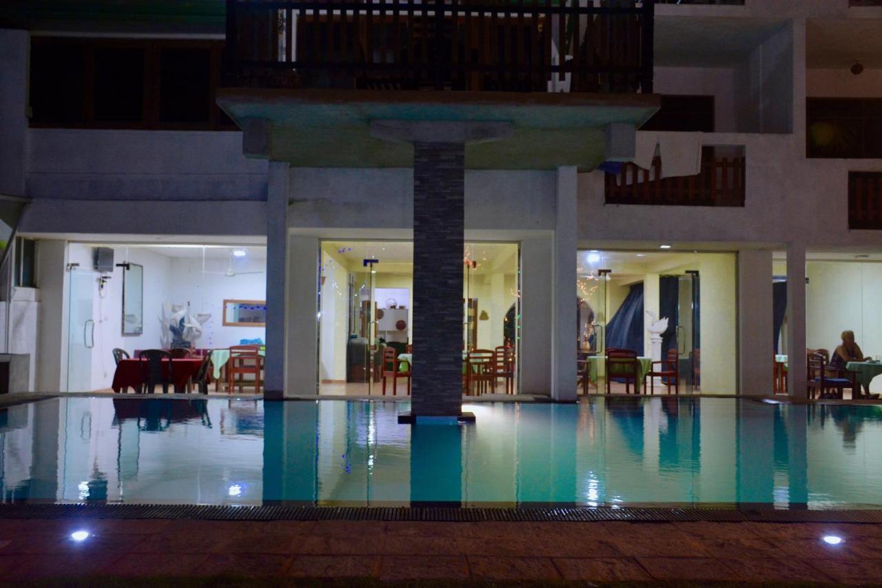 Southern Star Hotel Бентота Екстериор снимка